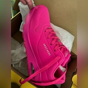 Skechers Street Uno Hot Pink sneakers Brand New in box
